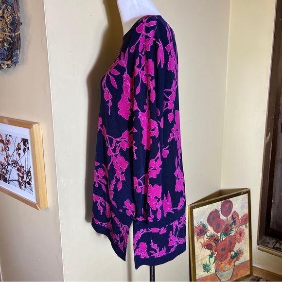 CHICOS TRAVELERS Size 2 Large Floral Tunic Stretch Blue Pink Cozy Pretty $90 NWT - Picture 7 of 14